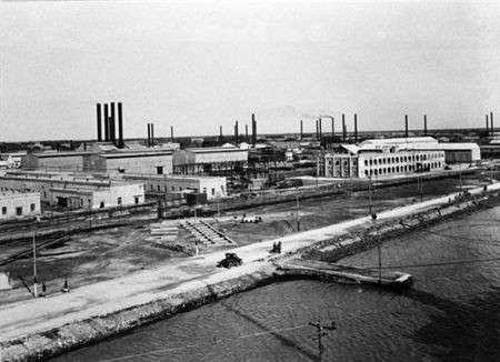 کار سخت زیر تیغ آفتاب